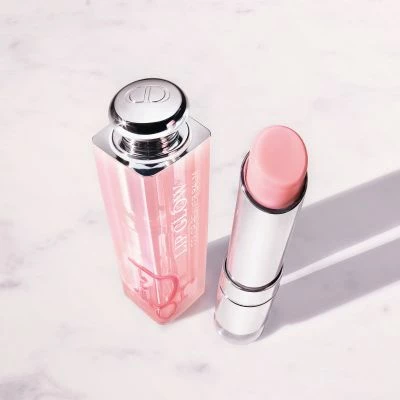 Dior Addict Lip Glow Baume à Lèvres Révélateur De Couleur Naturelle - Hydratation 24 H - 97 % D'ingrédients D'origine Naturelle 7 Dior Addict Lip Glow Baume à Lèvres Révélateur De Couleur Naturelle - Hydratation 24 H - 97 % D'ingrédients D'origine Naturelle – Image 5