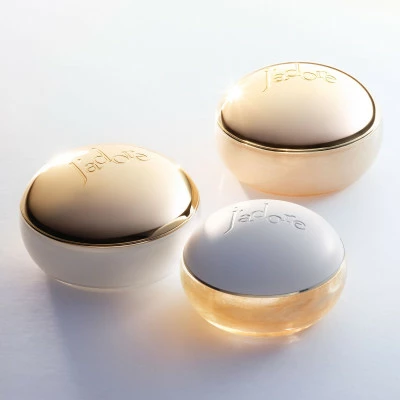 DIOR J'adore Les Adorables Gommage Parfumé Pour Le Corps 7 DIOR J'adore Les Adorables Gommage Parfumé Pour Le Corps – Image 5