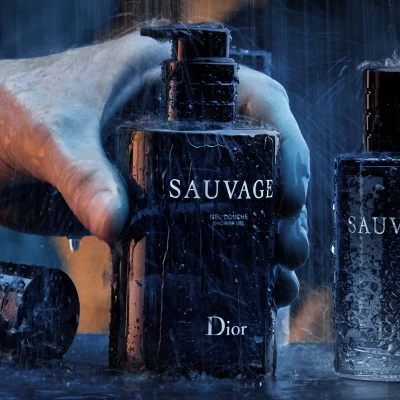 DIOR Sauvage Gel Douche Parfumé Pour Le Corps - Nettoie, Rafraîchit Et Parfume La Peau 5 DIOR Sauvage Gel Douche Parfumé Pour Le Corps - Nettoie, Rafraîchit Et Parfume La Peau – Image 3